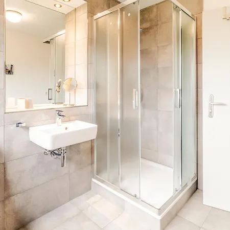 Premium Im Gustav Seitz Gaestehaus *